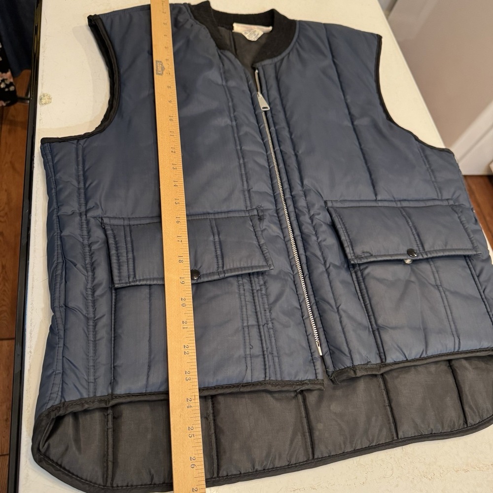 Vintage Hollofil 808 Quilted Hunting Vest Mens XL Navy Blue Cargo Pockets Zip Up - Picture 6 of 8
